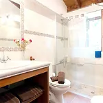 Welcoming House With Pool In San Cristobal, 70 M² Сан-Кристобаль-де-Ла-Лагуна