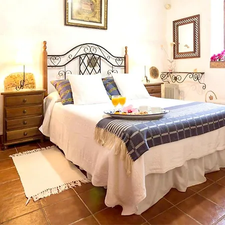 House With Pool: San Cristobal Retreat Holiday home