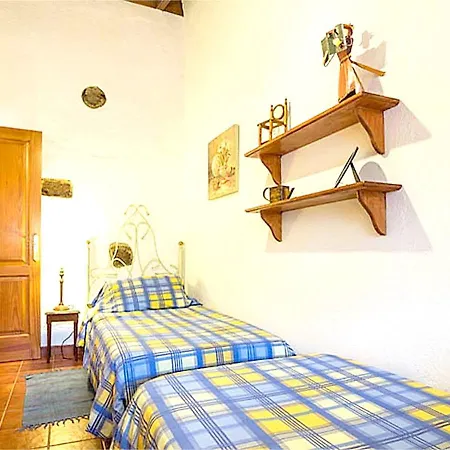 Дом отдыха Welcoming House With Pool In San Cristobal, 70 M²