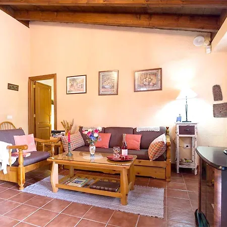 House With Pool: San Cristobal Retreat * La Laguna (Tenerife)